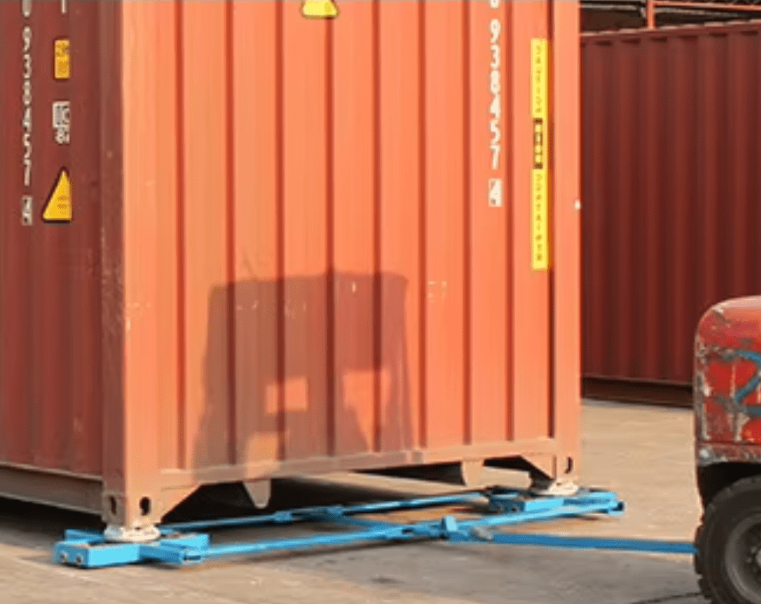 Container moving skates structural detail heavy‑load carrier device